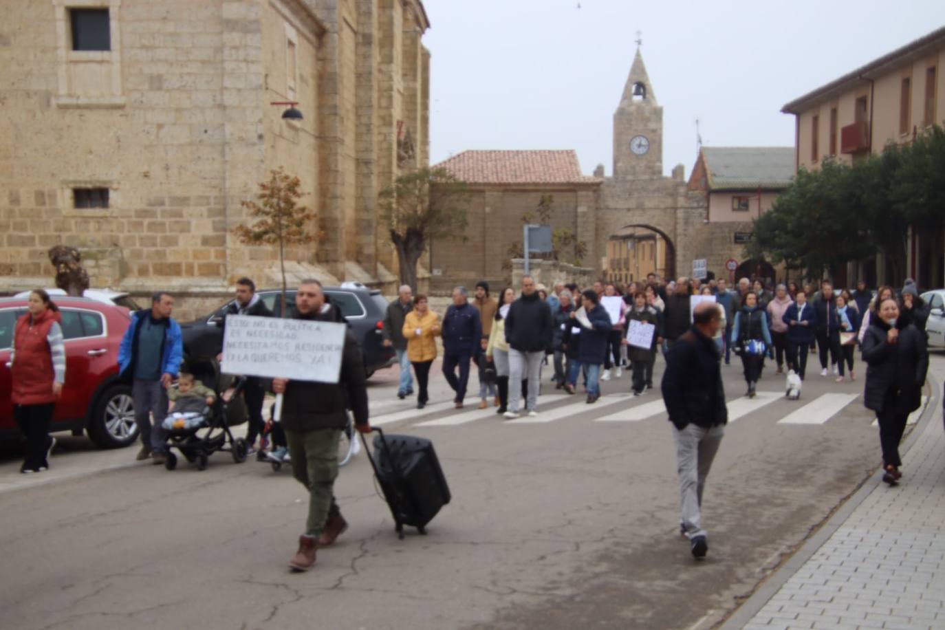 La manifestación de Villabrágima por el proyecto municipal de residencia de ancianos