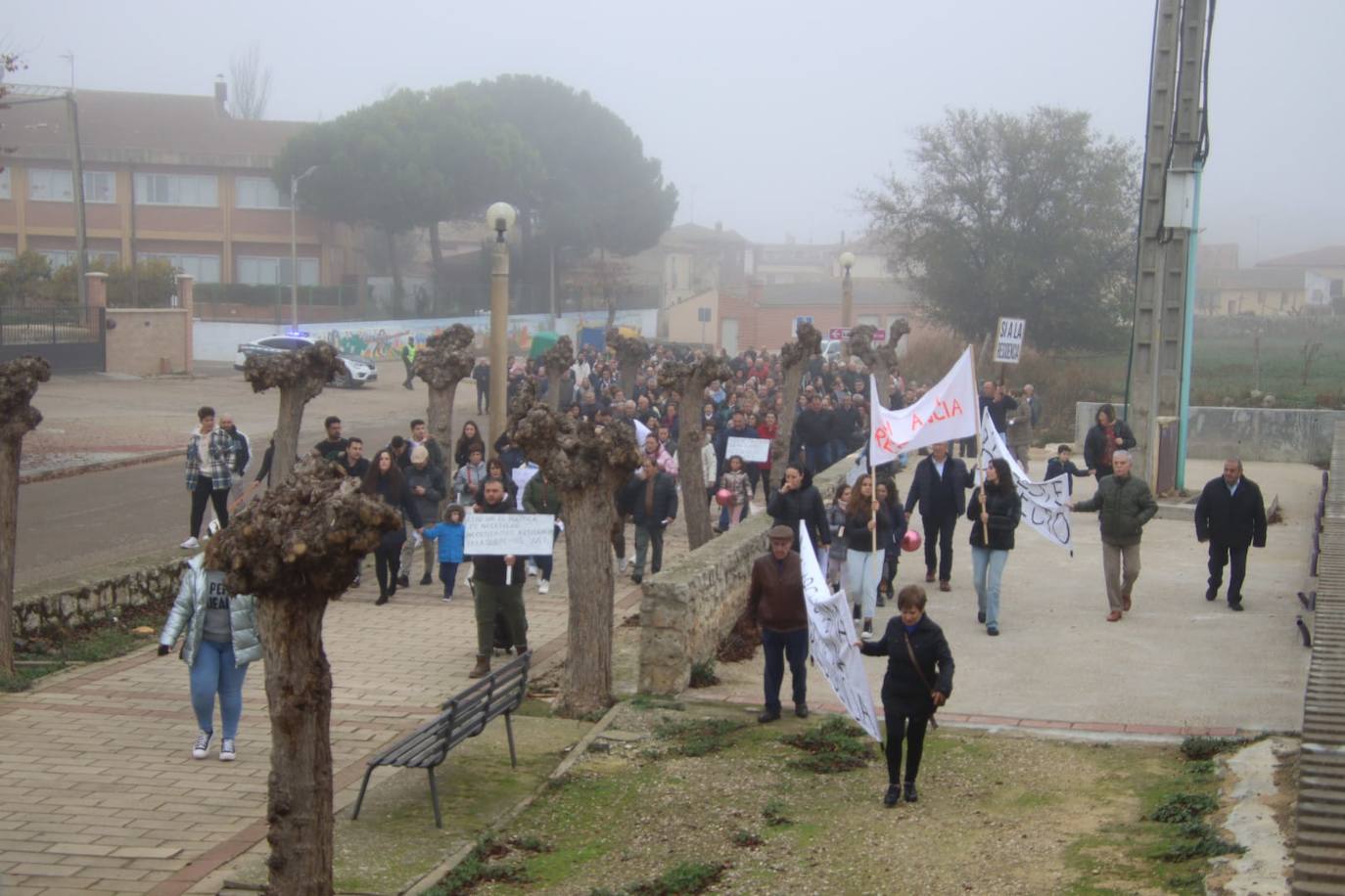 La manifestación de Villabrágima por el proyecto municipal de residencia de ancianos