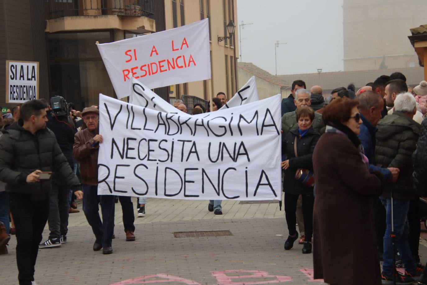 La manifestación de Villabrágima por el proyecto municipal de residencia de ancianos