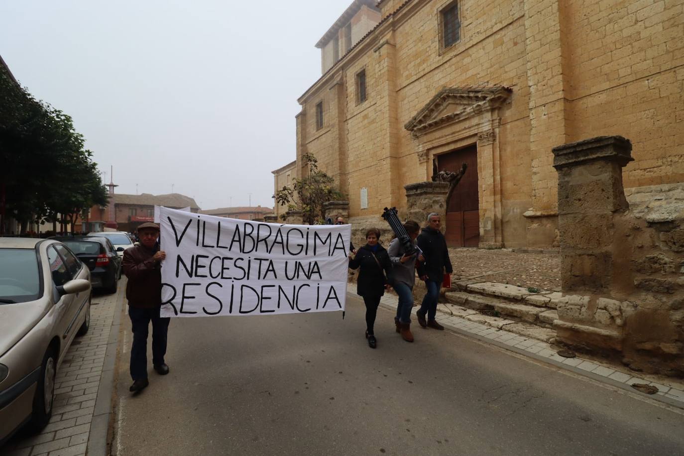 La manifestación de Villabrágima por el proyecto municipal de residencia de ancianos