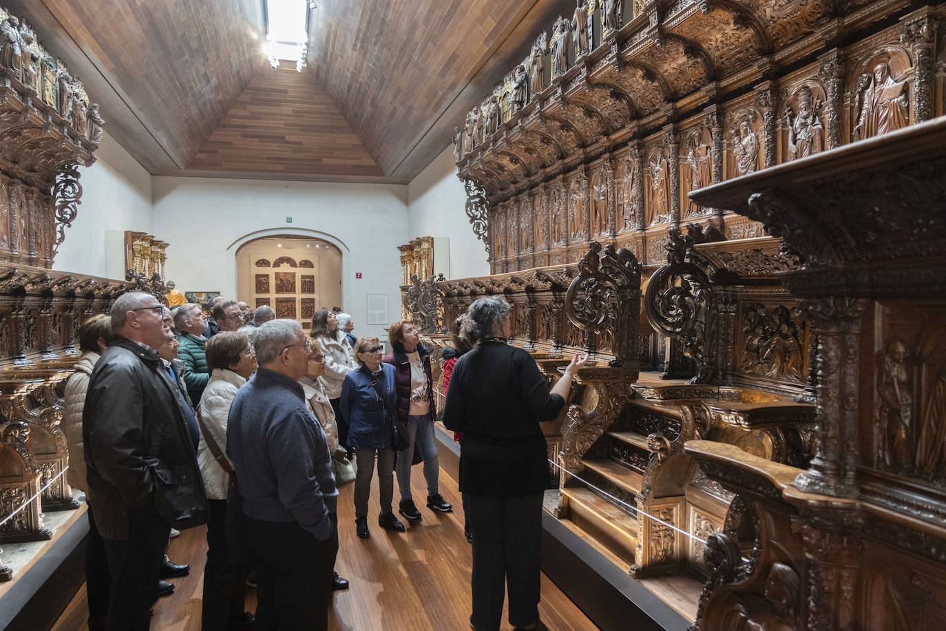 Visita de los suscriptores al Museo de Escultura