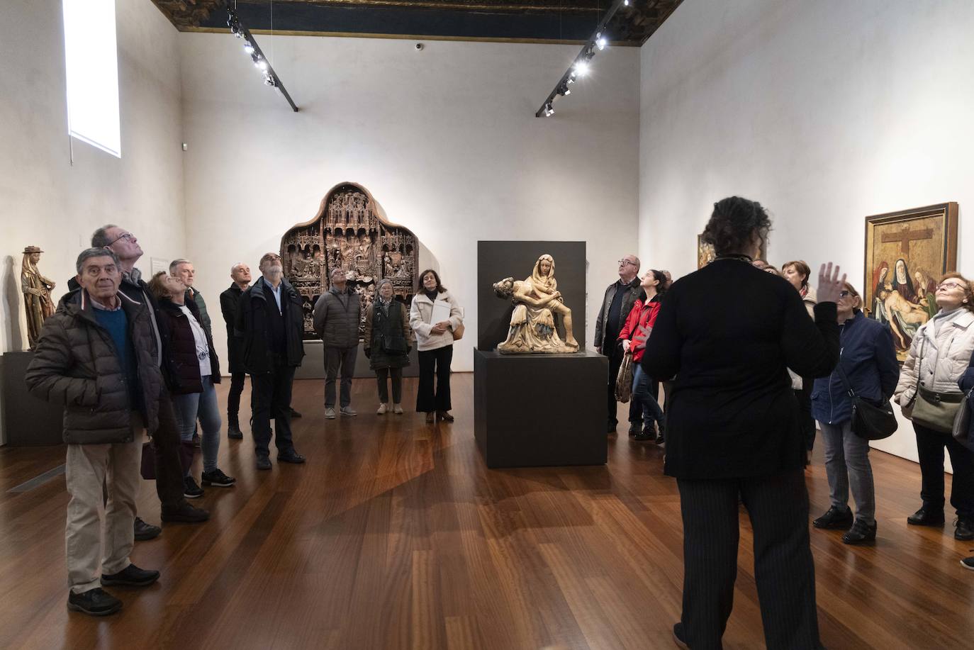 Visita de los suscriptores al Museo de Escultura