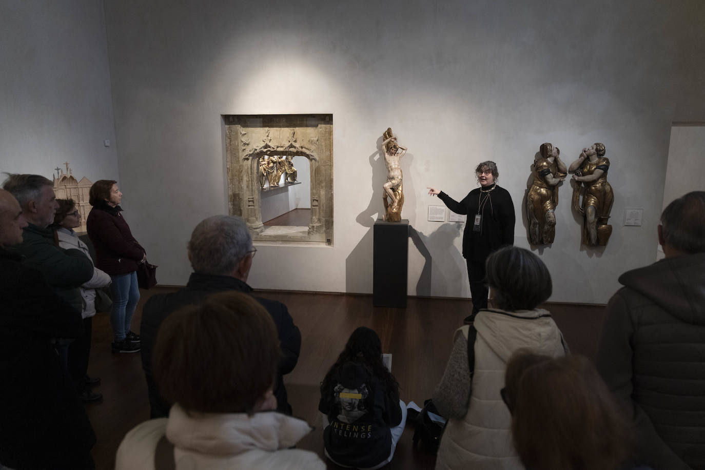 Visita de los suscriptores al Museo de Escultura