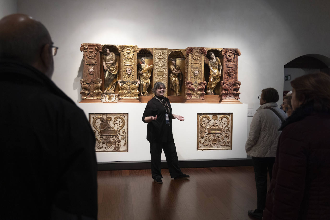 Visita de los suscriptores al Museo de Escultura