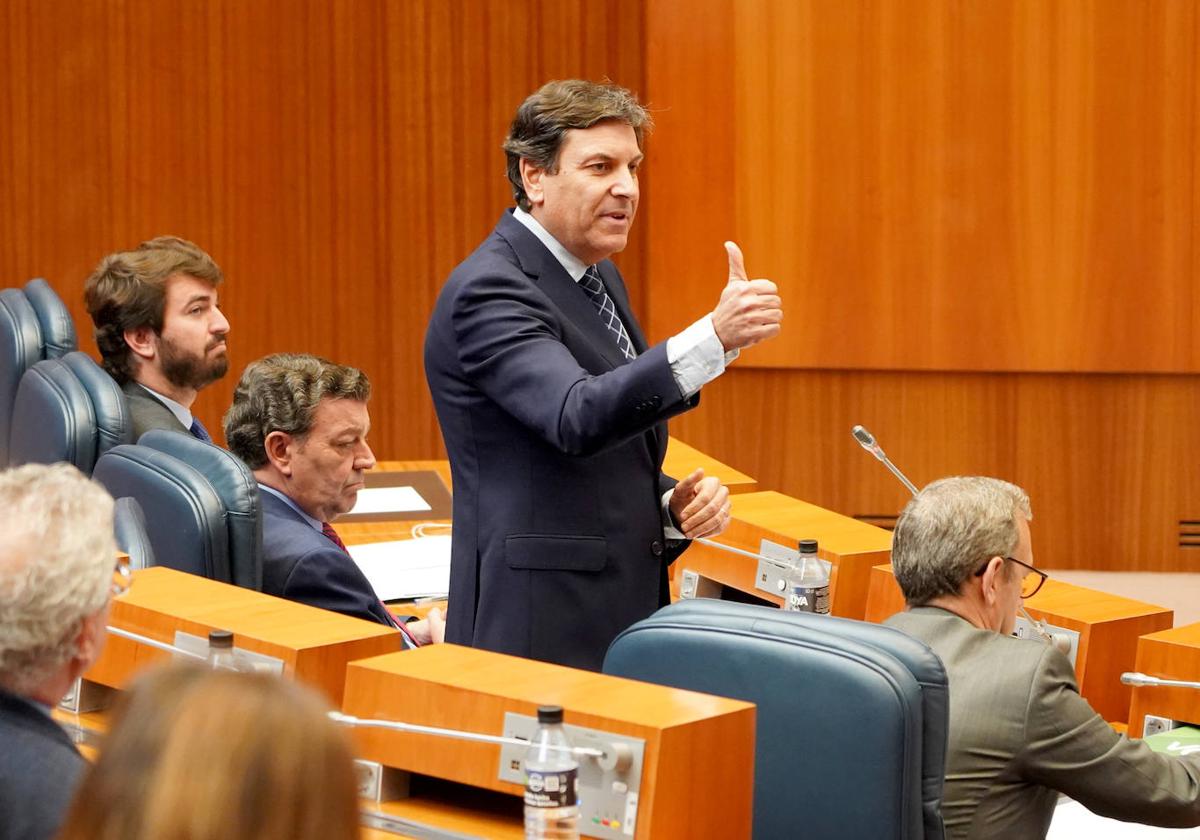 Carriedo y Gallardo intentan enfriar la polémica sobre la imagen del vicepresidente al megáfono