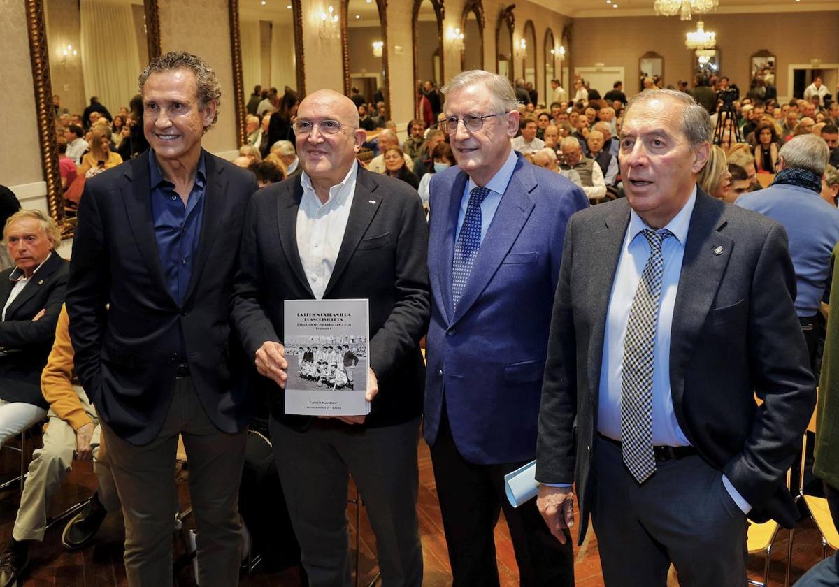 De izquierda a derecha, Jorge Valdano, Jesús Julio Carnero, Ramón Martínez y José Miguel Ortega.