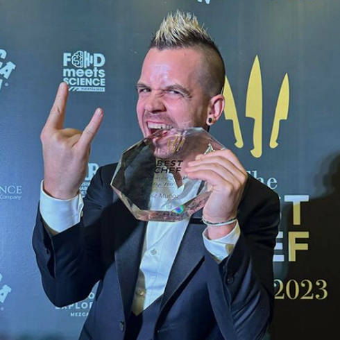 El chef tras recibir el premio.
