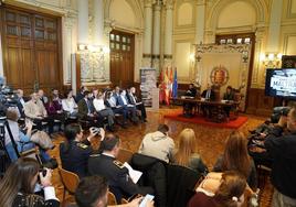 Acto que conmemora en el Ayuntamiento de Valladolid el Día contra la violencia hacia las mujeres.
