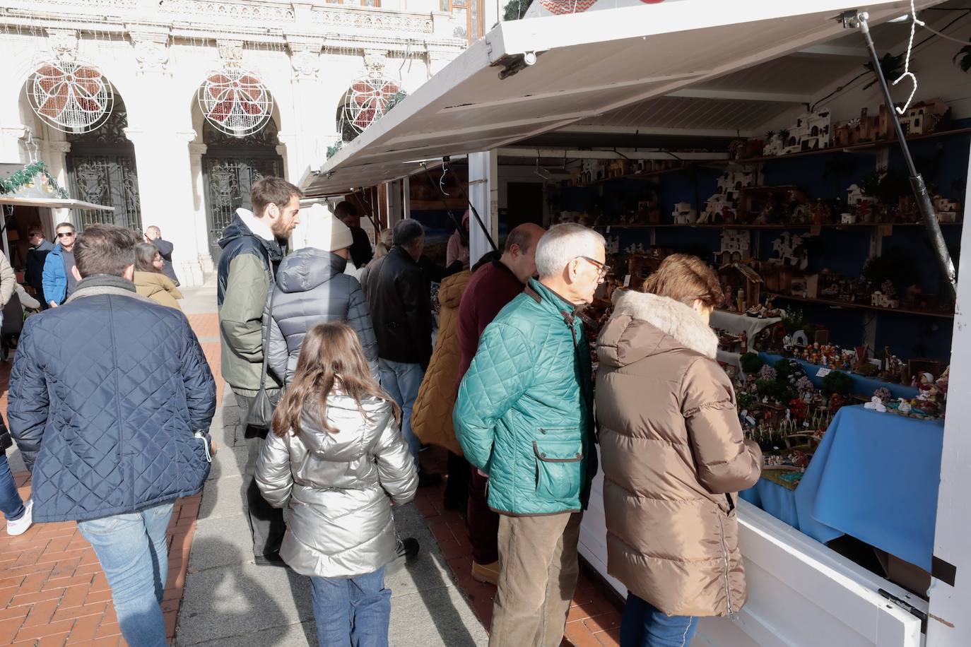 Imágenes del ambiente navideño en la Plaza Mayor (1/2)