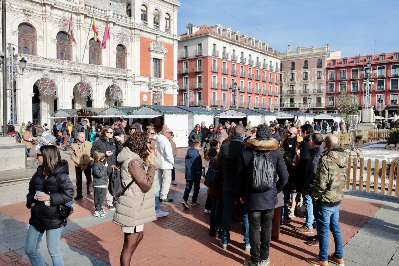 Imágenes del ambiente navideño en la Plaza Mayor (1/2)