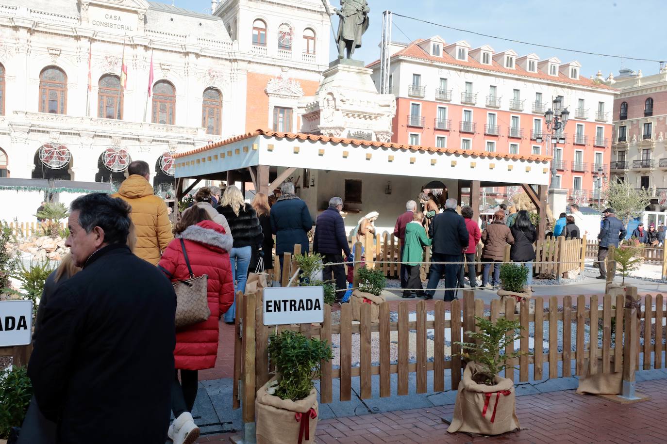 Imágenes del ambiente navideño en la Plaza Mayor (1/2)