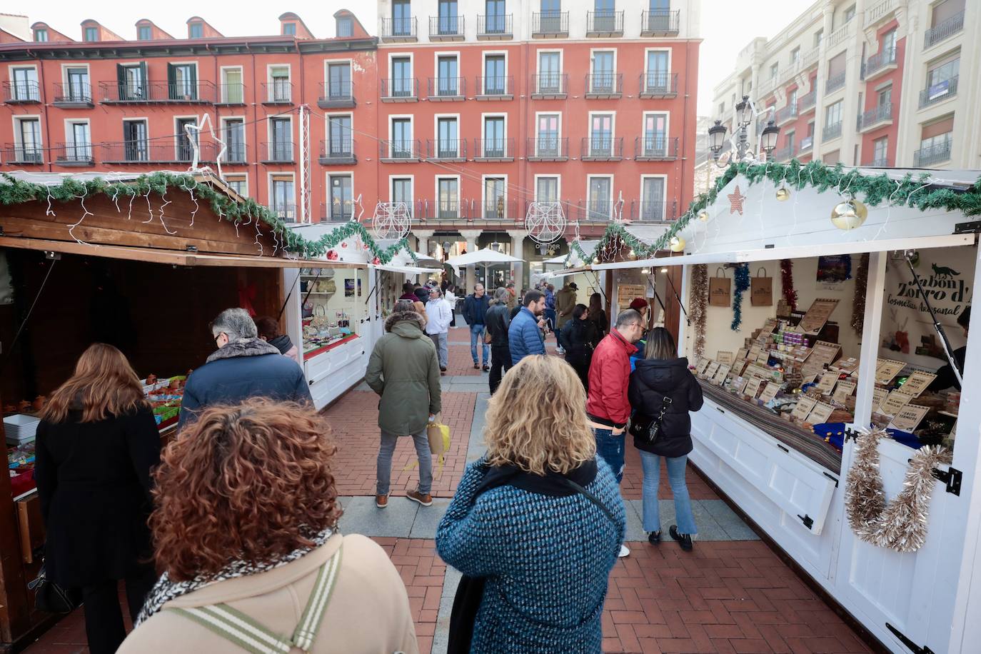 Imágenes del ambiente navideño en la Plaza Mayor (1/2)