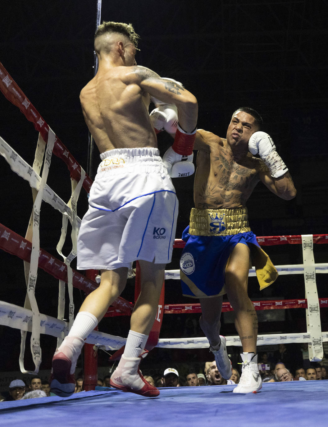 Imágenes del combate que ha dejado a Salvi sin el cinturón europeo