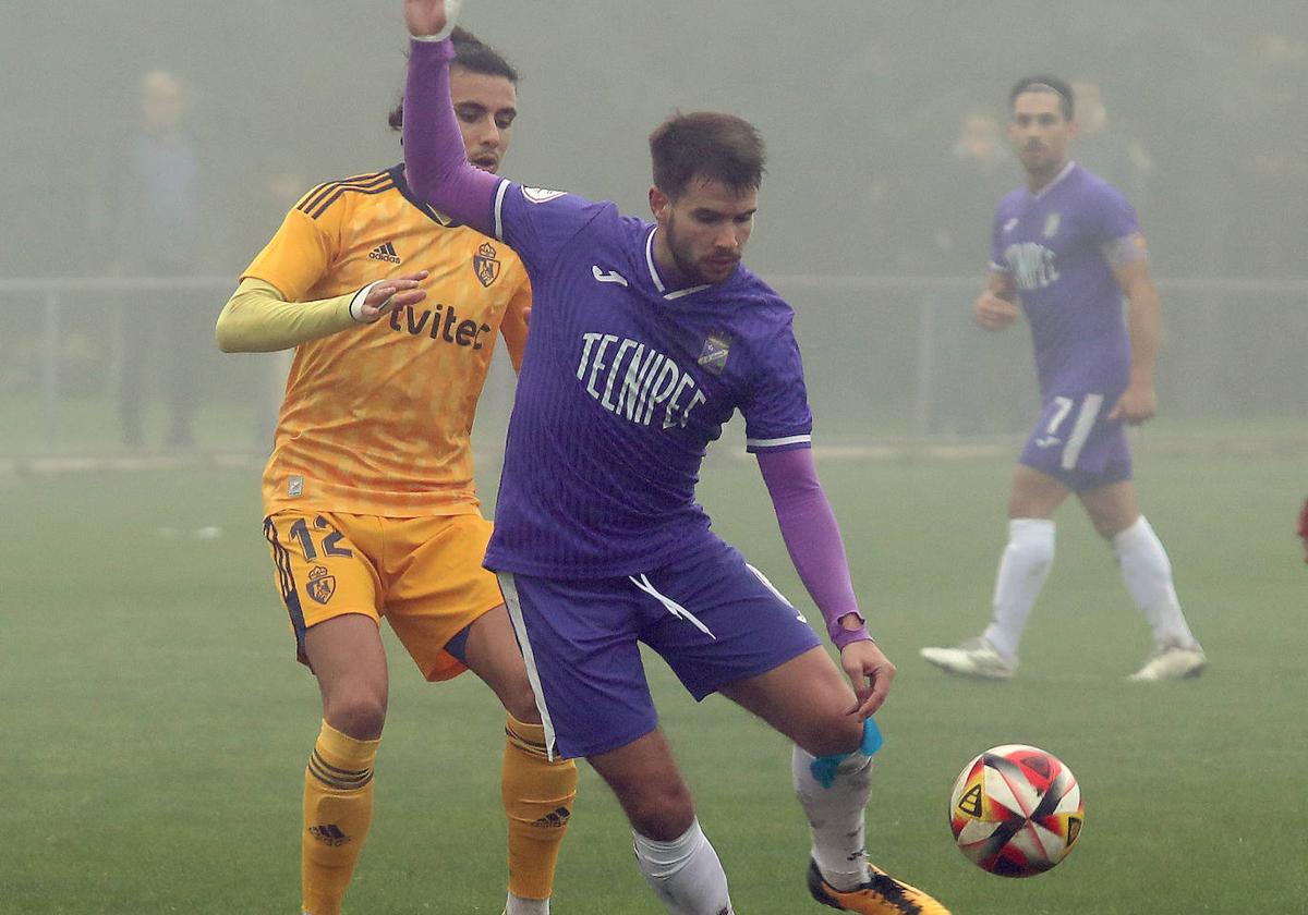 Una jugada del Becerril en el encuentro de la semana anterior ante la Ponferradina B.