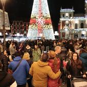 El primer fin de semana de luces y mercados navideños abarrota Valladolid