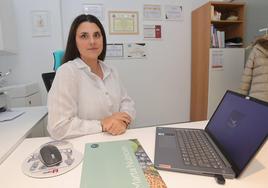 La nutricionista Marta Castilla posa en su despacho.