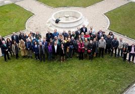 Foto de familia, este lunes, de los profesores honoríficos del curso 2023-2024 de Castilla y León.