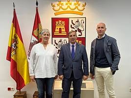 Reunión entre el alcalde de Prádena y el delegado territorial de la Junta en Segovia.