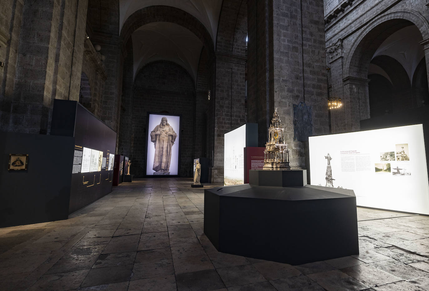 Las imágenes de la exposición &#039;Venga tu reino&#039; en la Catedral