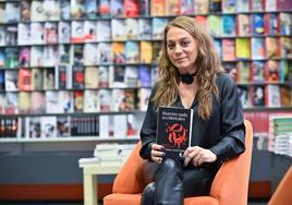 Paz Velasco de la Fuente, durante la presentación de su libro en la librería Oletvm, en Valladolid.