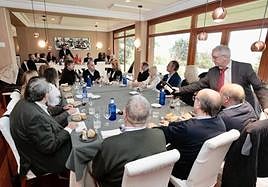 Los miembros de la Asociación de Propietarios del Polígono de Argales, en la comida que han celebrado con motivo de la celebración.