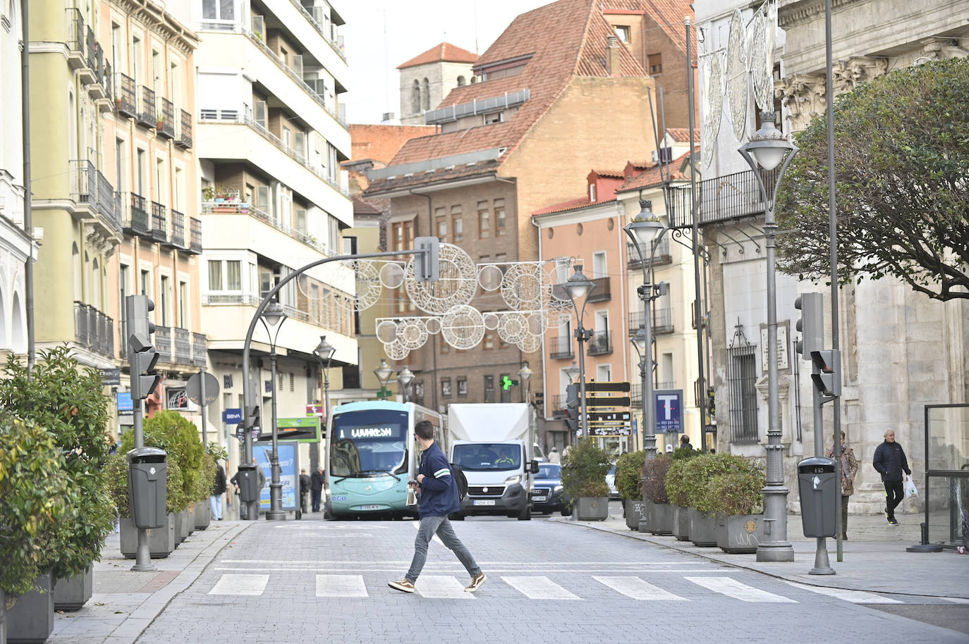 Un paseo en imágenes por la calle Angustias