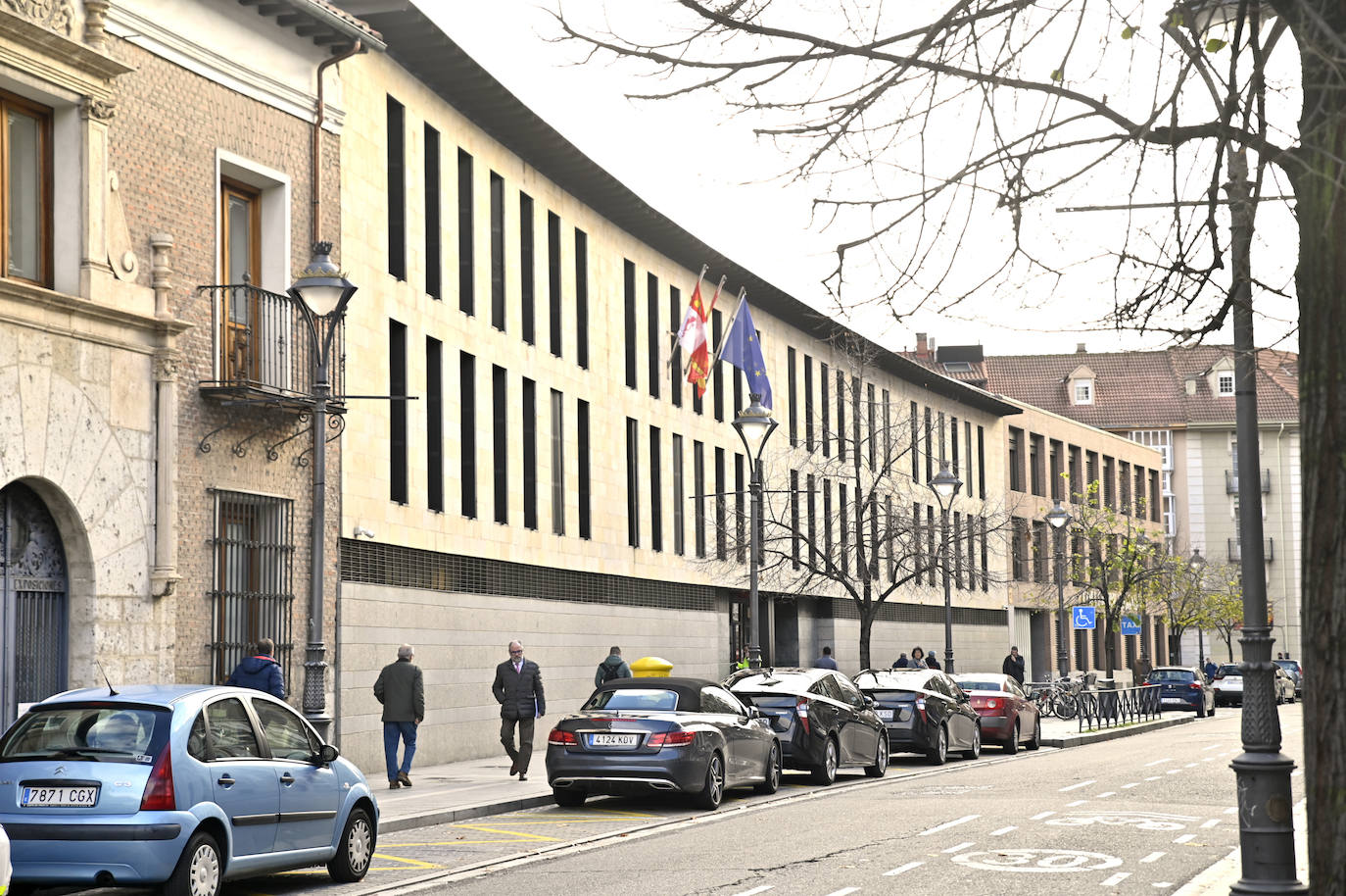 Un paseo en imágenes por la calle Angustias