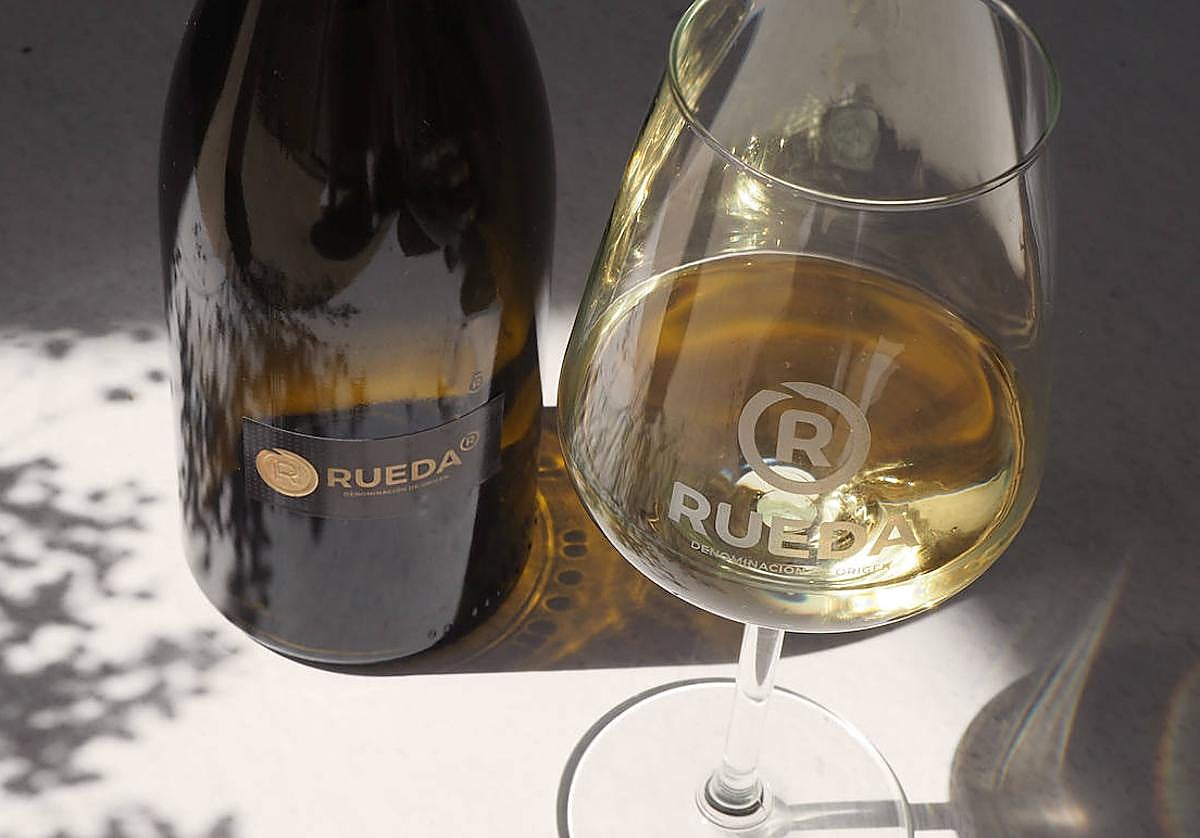 En las mesas navideñas no puede faltar un Gran Vino de Rueda.