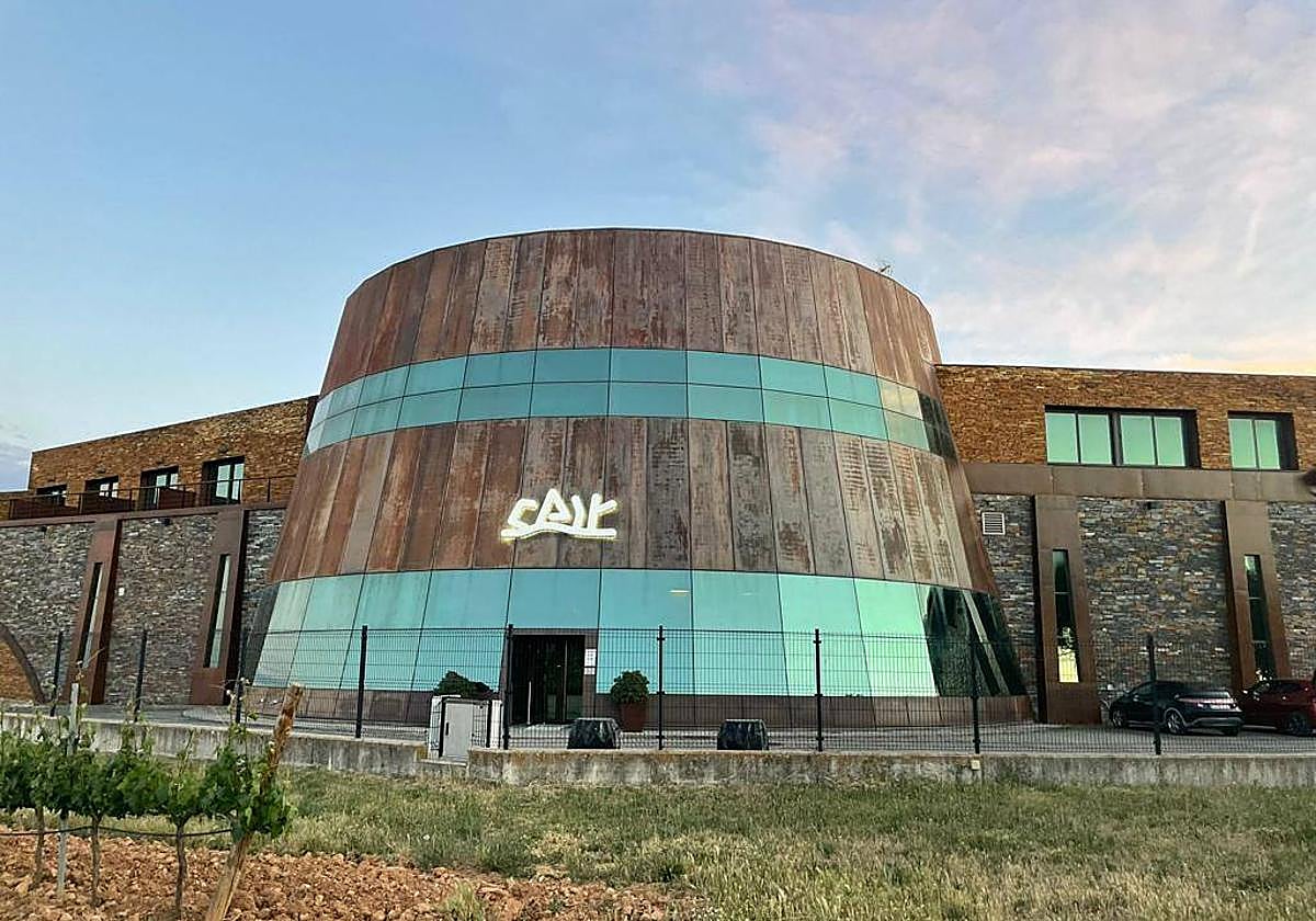 Fachada de Dominio de Cair.