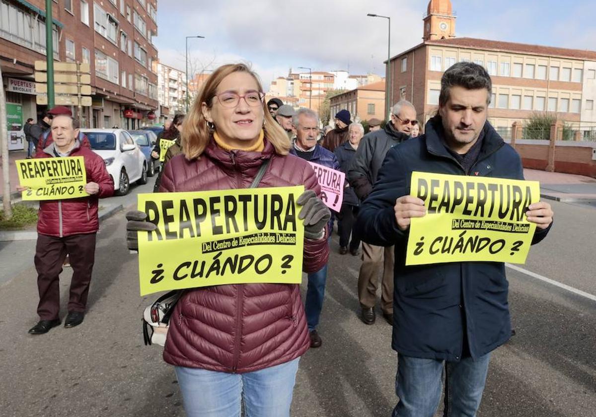 La manifestación por el Centro de Especialidades de Delicias, en imágenes