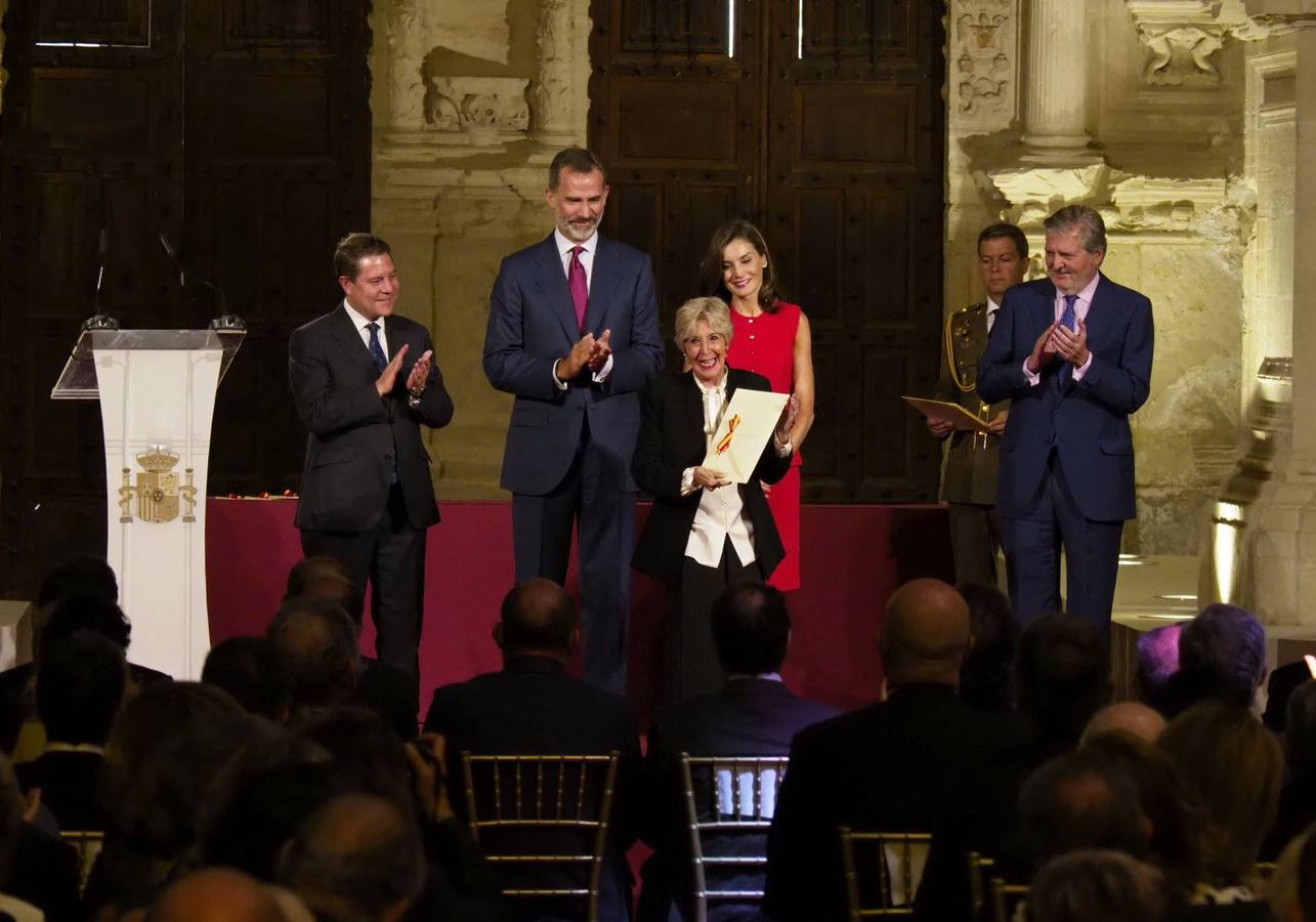 13.09.17 La actriz Concha Velasco tras recibir de manos del Rey Felipe, junto a la Reina Letizia, el Premio Nacional de Cultura 2016, durante el acto celebrado en la Catedral de Santa María y San Julián de Cuenca.