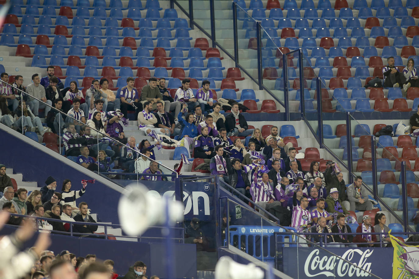 El partido entre el Levante y el Real Valladolid, en imágenes