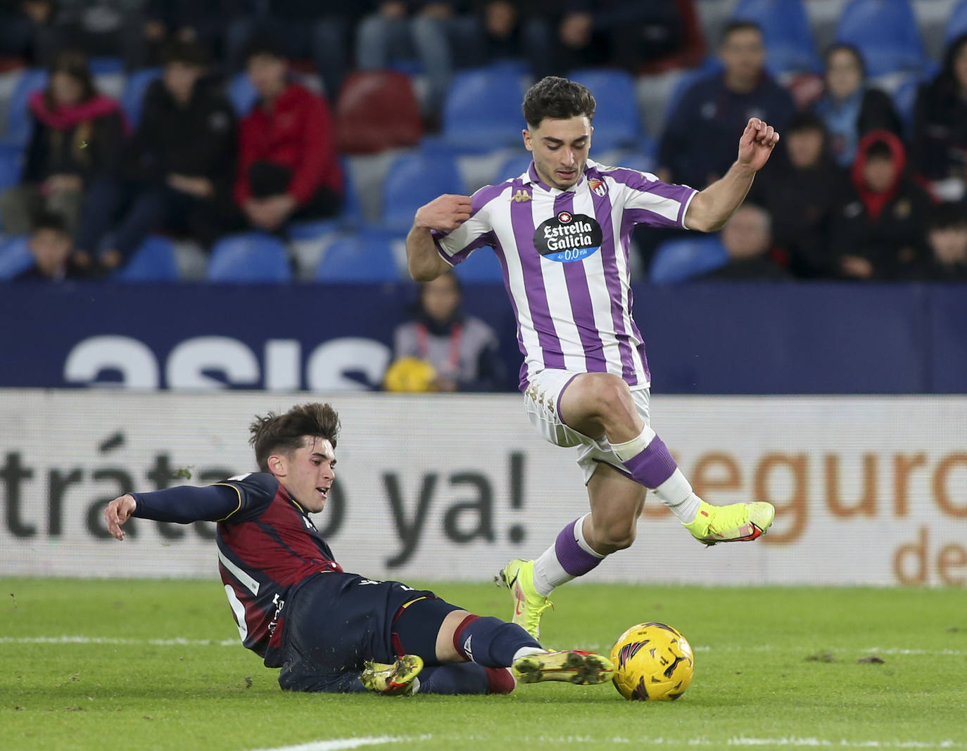 El partido entre el Levante y el Real Valladolid, en imágenes