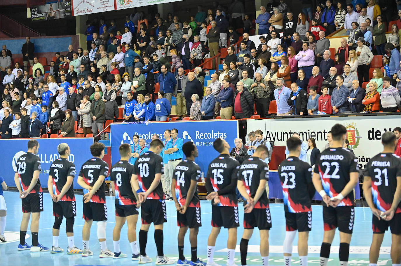 El partido entre el Recoletas y el Blendio Sinfín, en imágenes