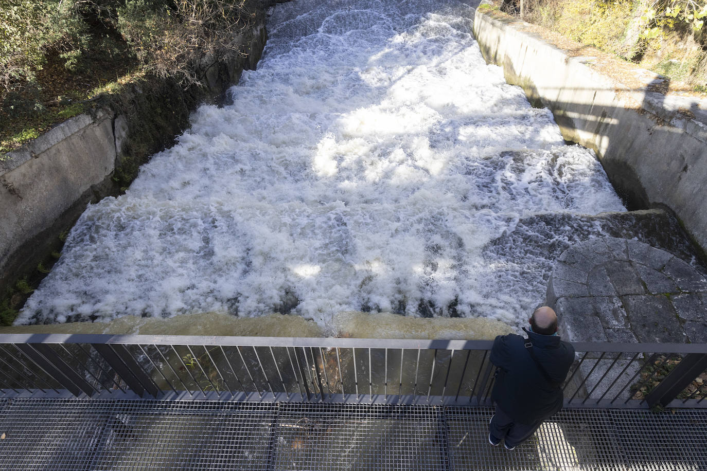 Crecida del río Esgueva por el paseo del Cauce