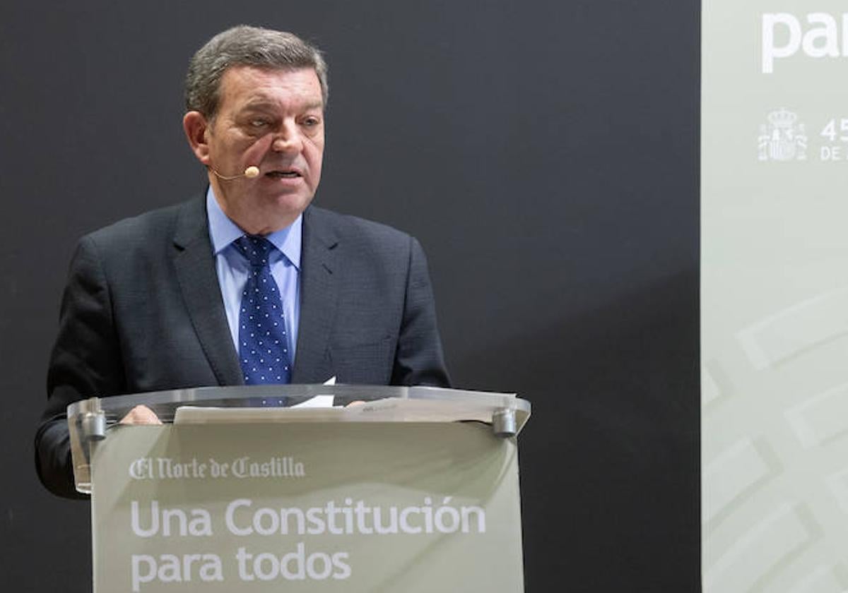 El consejero de la Presidencia, Luis Miguel González Gago, durante su intervención.