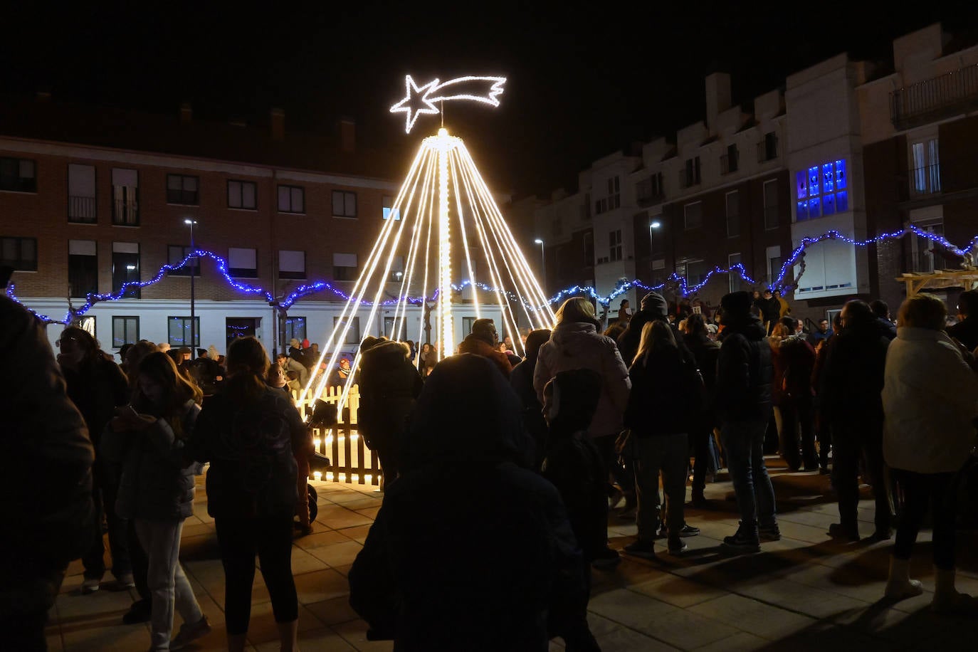 Santovenia de Pisuerga inaugura su árbol de Navidad