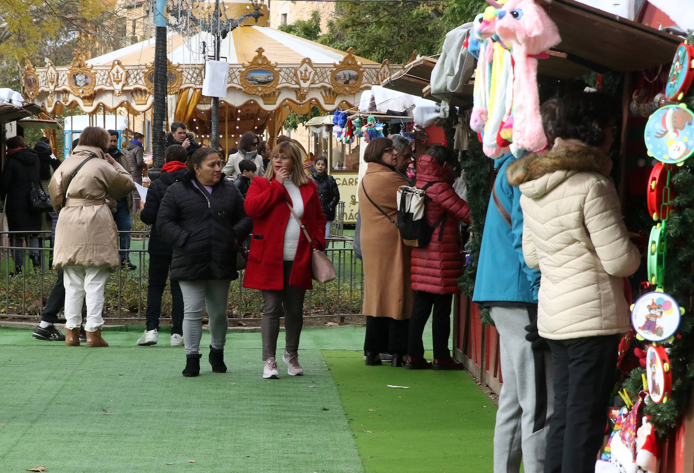 Segovia, llena de turistas durante el primer día del puente