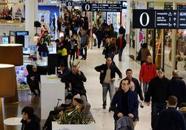 Centro comercial Vallsur, abierto en algunos festivos de diciembre.