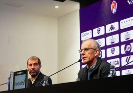 Chus Landáburu, en primer término, con David Espinar al fondo.