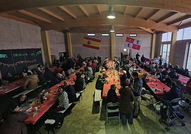 Más de 250 personas se congregaron en el centro cultural para disfrutar de las pitanzas de la matanza