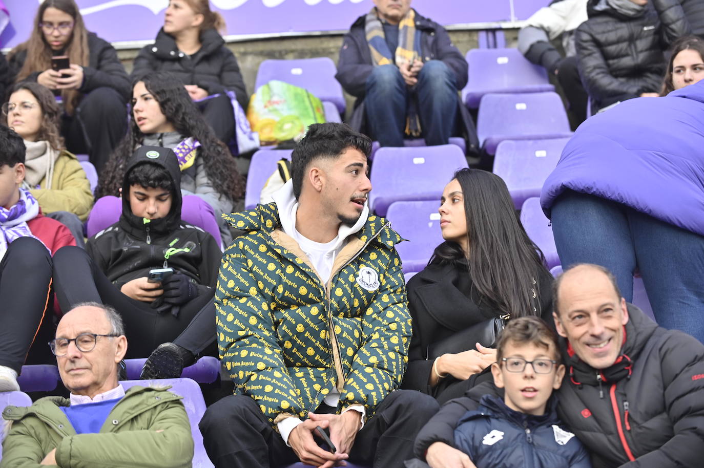 Búscate en las gradas del estadio José Zorrilla (1/4)