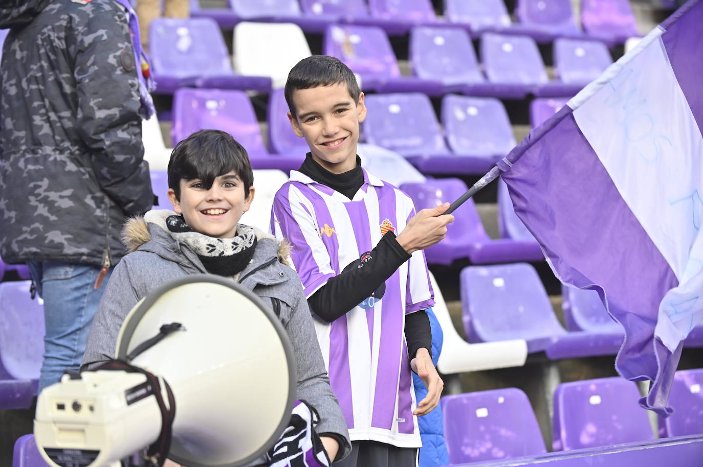 Búscate en las gradas del estadio José Zorrilla (1/4)