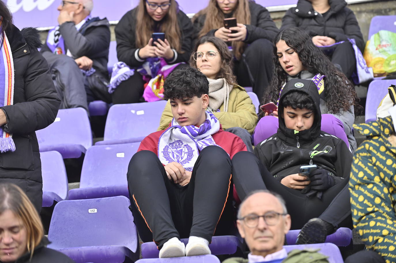 Búscate en las gradas del estadio José Zorrilla (1/4)