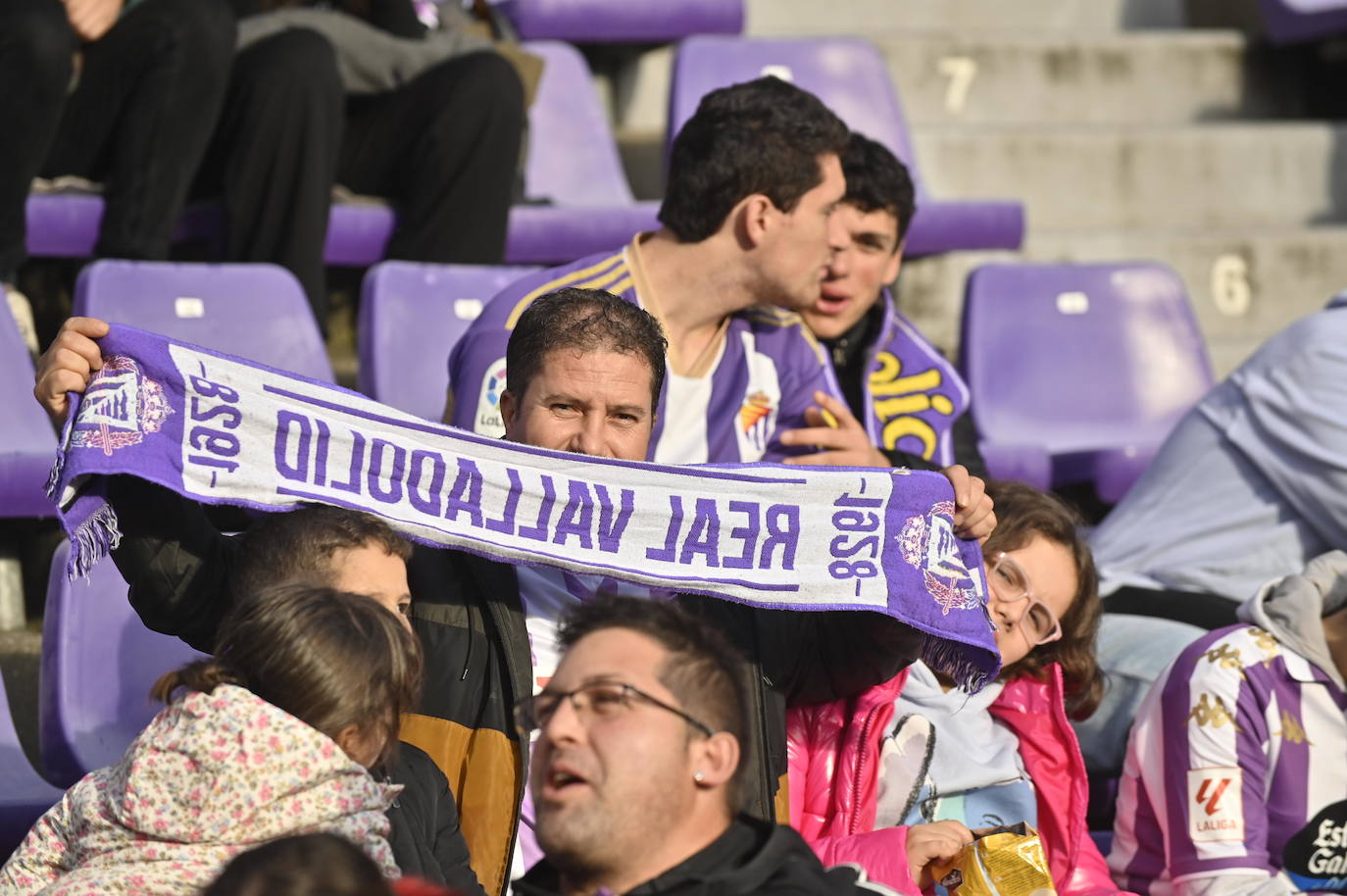 Búscate en las gradas del estadio José Zorrilla (2/4)