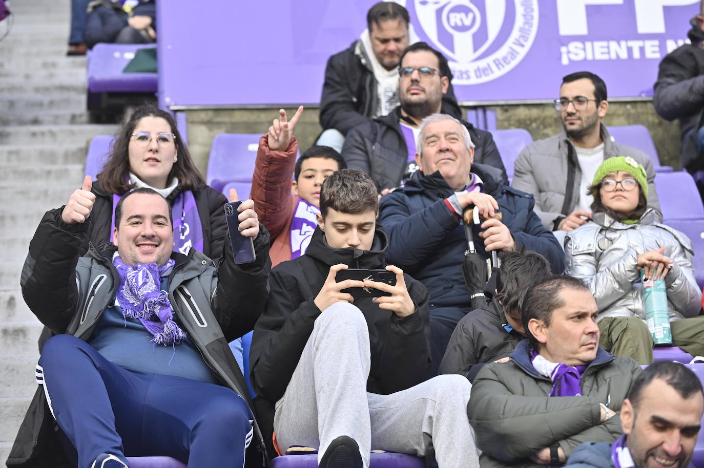 Búscate en las gradas del estadio José Zorrilla (1/4)