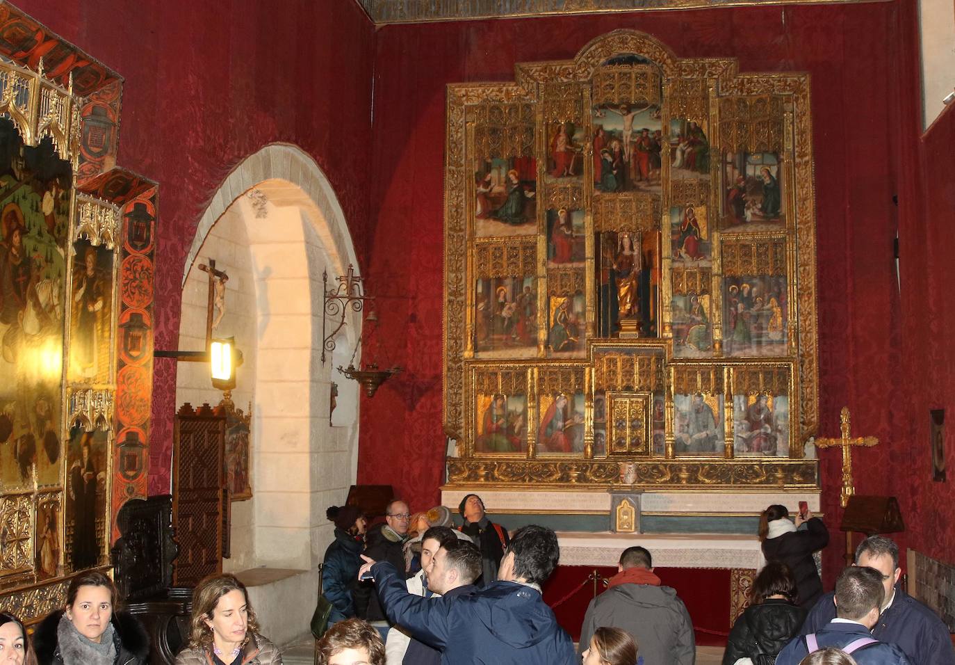 Segovia, repleta de turistas durante el puente