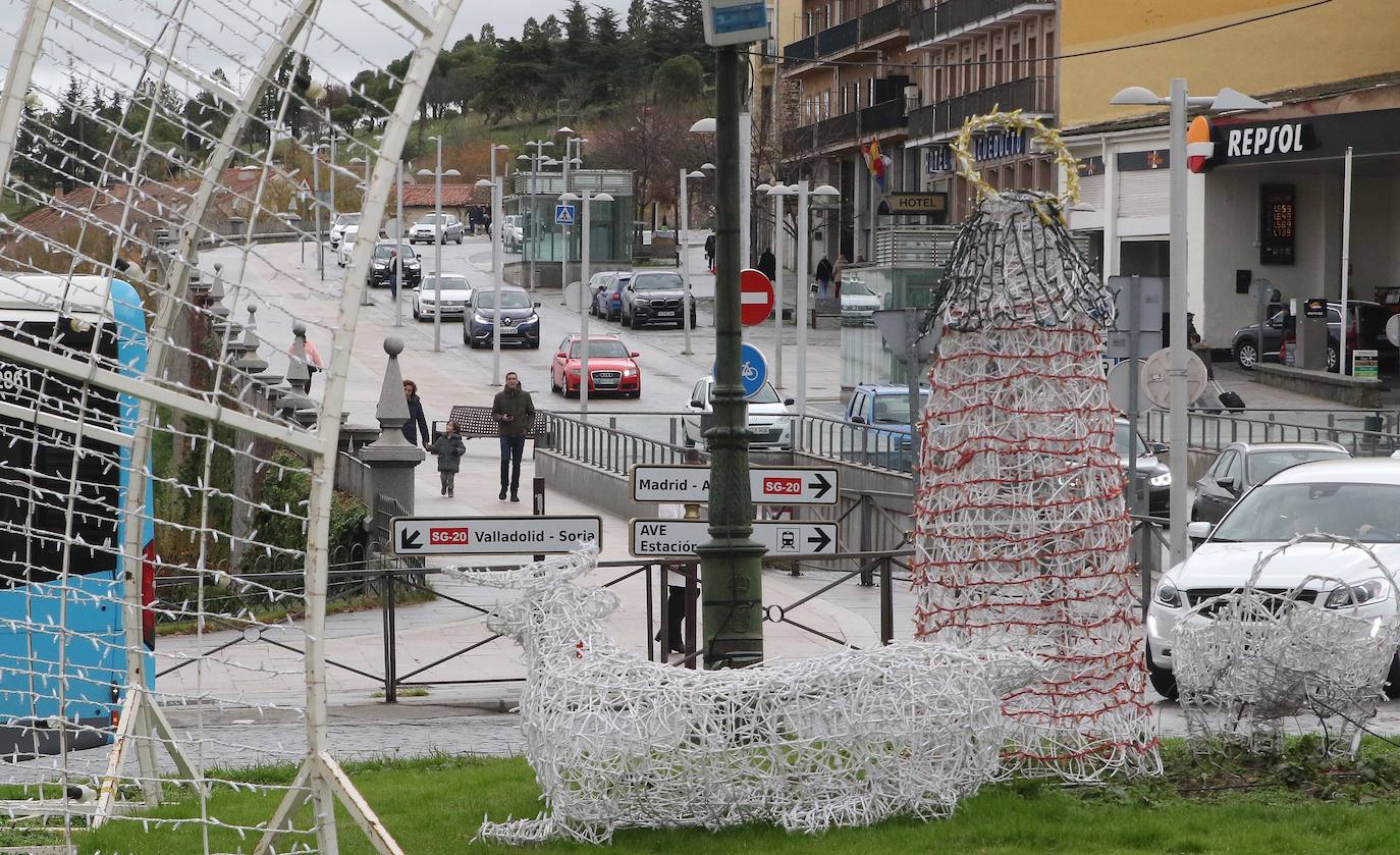 Segovia, repleta de turistas durante el puente