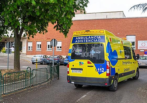 Apuñalan a un joven en la espalda y una mano de madrugada