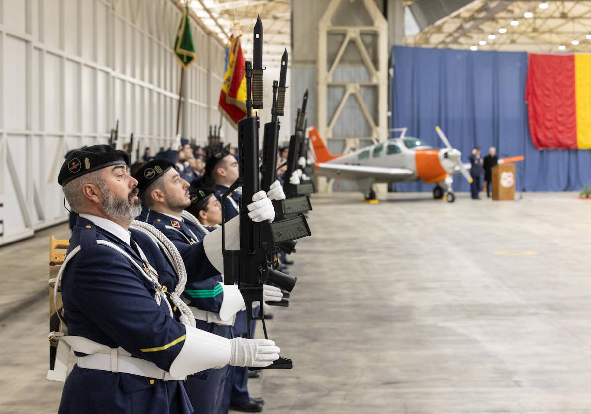 La festividad de la Virgen de Loreto en la base de Villanubla